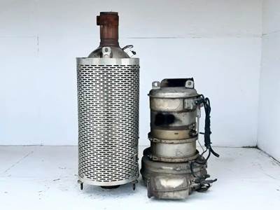 Mack Pinnacle CXU613 DPF Filter for a 2013 Mack CXU613