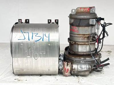 Mack Pinnacle CXU613 DPF Filter for a 2013 Mack CXU613