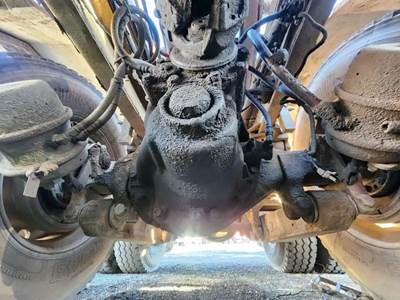 Dana-Spicer D46-170 Front Differential for a 2015 Kenworth T880