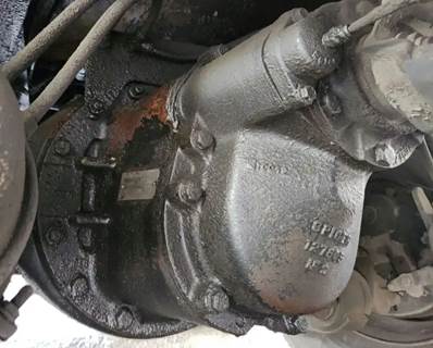 Dana-Spicer DS344 Front Differential for a 2000 Chevrolet C7500