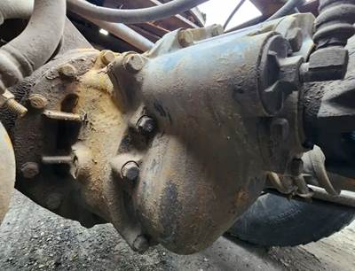 Dana-Spicer DS402 Front Differential for a 2006 International 9400I