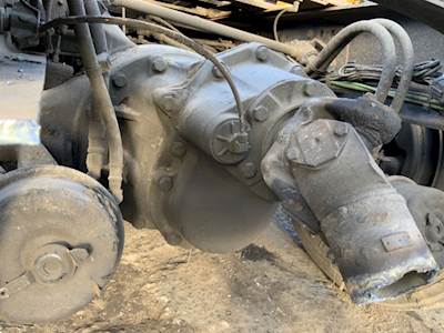 Dana-Spicer DS404 Front Differential for a 2012 Freightliner Cascadia 125