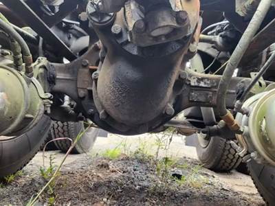 Dana-Spicer DS404 Front Differential for a 2000 Peterbilt 379