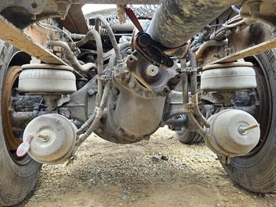 Dana-Spicer DSH40 Complete Axle-Front Rears for a 2011 Kenworth T800