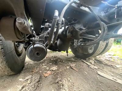 Dana-Spicer DSP40 Front Differential for a 2015 Kenworth T680