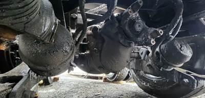 Dana-Spicer DSP40 Front Differential for a 2007 Peterbilt 379