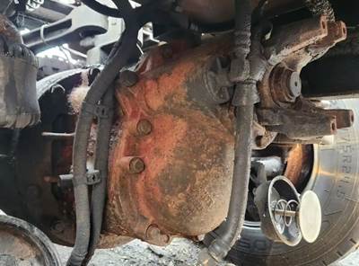 Dana-Spicer DSP40 Front Differential for a 2003 Kenworth W900