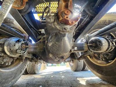 Dana-Spicer DSP40 Front Differential for a 2025 Peterbilt 579