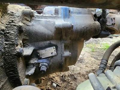 Dana-Spicer DSP40 Front Differential for a 2005 Kenworth T2000