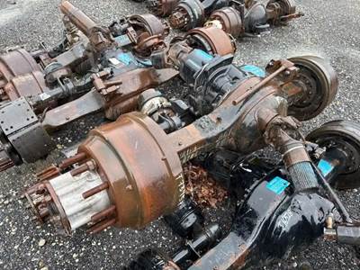 Dana-Spicer DSP40 Complete Axle-Front Rears for a 2013 Kenworth T700