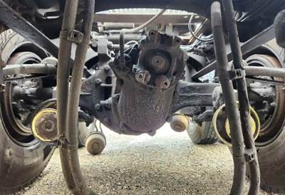 Dana-Spicer DSP40 Front Differential for a 2013 Peterbilt 386