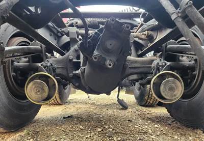 Dana-Spicer DSP40 Complete Axle-Front Rears for a 2007 Peterbilt 387