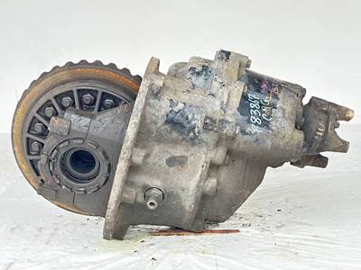 Dana-Spicer DSP41 Front Differential for a 2005 Peterbilt 379
