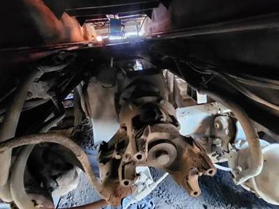 Dana-Spicer Front Differential for a 2001 Mack RD688S