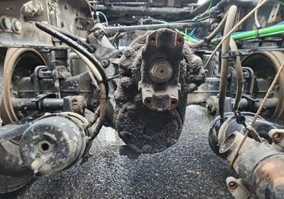 Detroit RT40-4N Complete Axle-Front Rears for a 2018 Western Star 5700