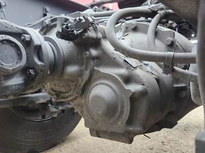 Detroit RT40-NFD Front Differential for a 2021 Freightliner Cascadia 126