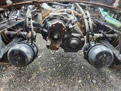 Detroit RT40-NFD Complete Axle-Front Rears for a 2021 Freightliner Cascadia 126