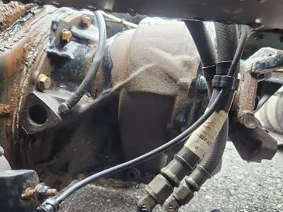 Detroit RT40-NFD Front Differential for a 2021 Freightliner Cascadia 126