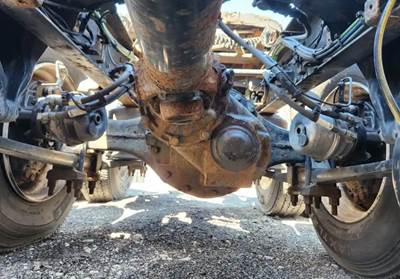 Detroit RT40-NFD Complete Axle-Front Rears for a 2020 Freightliner Cascadia 126