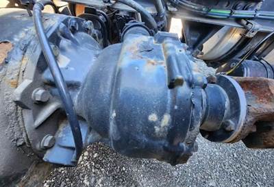 Detroit RT40-NFD Front Differential for a 2020 Freightliner Cascadia 126