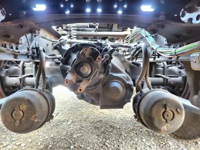 Detroit RT40-NFD Complete Axle-Front Rears for a 2022 Freightliner Cascadia 126
