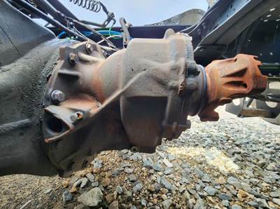 Detroit RT40-NFD Front Differential for a 2022 Freightliner Cascadia 126