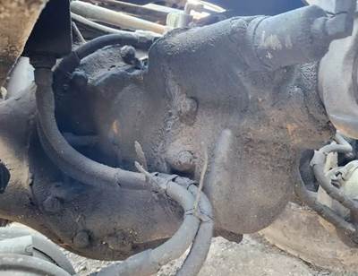 Eaton DS402 Front Differential for a 1996 Peterbilt 378