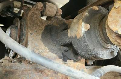 Mack CRD93 Front Differential for a 1992 Mack DM688S