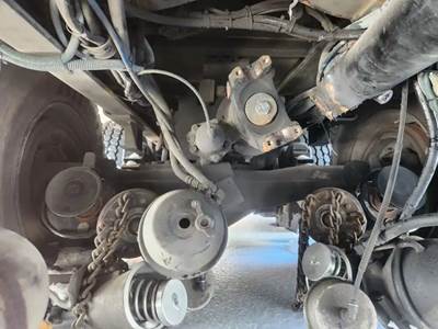 Mack CRD93 Front Differential for a 2008 Mack GU813