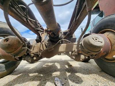 Mack CRDPC92 Complete Axle-Front Rears for a 2007 Mack MR690S