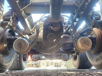 Meritor-Rockwell MD2014X Complete Axle-Front Rears for a 2014 Volvo VNL