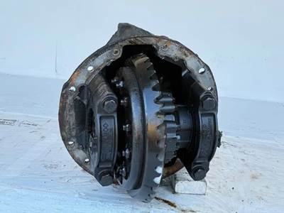 Meritor-Rockwell MD2014X Front Differential for a 2015 Freightliner Cascadia 132