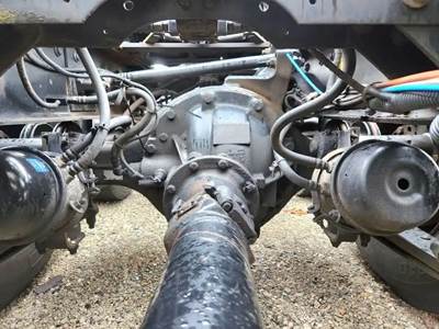 Meritor-Rockwell ME20165 Complete Axle-Front Rears for a 2015 International PROSTAR