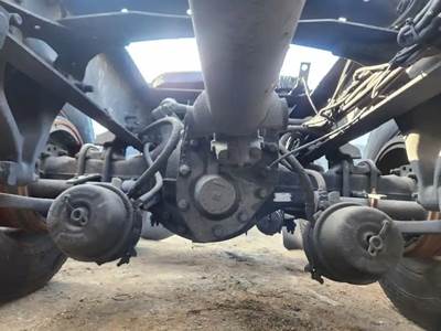 Meritor-Rockwell MT40-14X Front Differential for a 2011 Freightliner Cascadia 125