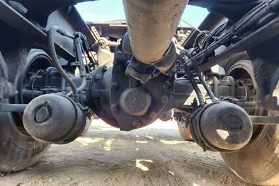 Meritor-Rockwell MT40-14X Front Differential for a 2012 Freightliner Cascadia 125