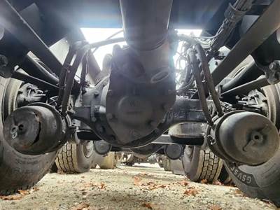 Meritor-Rockwell MT40-14X Front Differential for a 2015 Volvo VNL