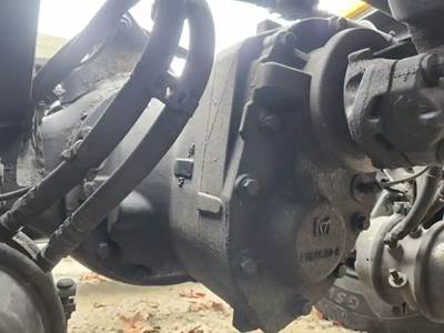 Meritor-Rockwell MT40-14X Front Differential for a 2015 Volvo VNL