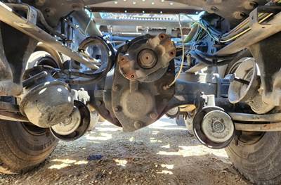 Meritor-Rockwell MT40-14X Complete Axle-Front Rears for a 2022 Freightliner Cascadia 126
