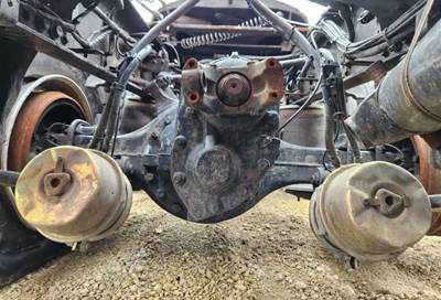 Meritor-Rockwell MT40-14X Complete Axle-Front Rears for a 2022 Freightliner Cascadia 126