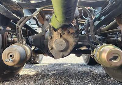 Meritor-Rockwell MT40-14X Complete Axle-Front Rears for a 2012 Volvo VNL