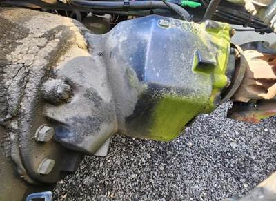 Meritor-Rockwell MT40-14X Front Differential for a 2012 Volvo VNL