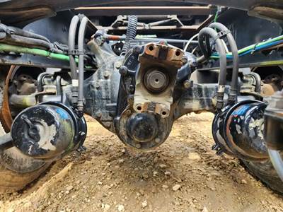 Meritor-Rockwell MT40-14X Complete Axle-Front Rears for a 2015 Freightliner Coronado 132 Glider