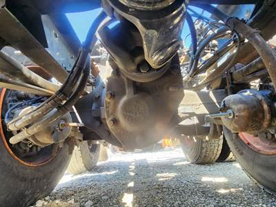 Meritor-Rockwell MT40-14X Complete Axle-Front Rears for a 2020 Volvo VNR64T