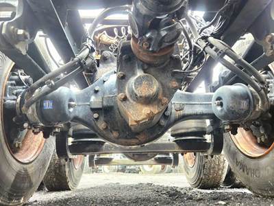 Meritor-Rockwell MT40-14X Complete Axle-Front Rears for a 2019 Volvo VNR64T