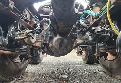 Meritor-Rockwell MT40-14X Complete Axle-Front Rears for a 2019 Freightliner Cascadia 116 Day Cab