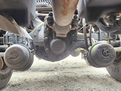 Meritor-Rockwell MT40-14X Complete Axle-Front Rears for a 2014 Freightliner Cascadia 125
