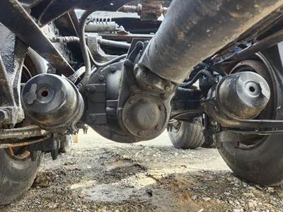 Meritor-Rockwell RD20-145 Complete Axle-Front Rears for a 2004 International 9400I