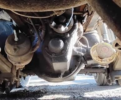 Meritor-Rockwell RD23-160 Front Differential for a 2002 Freightliner FLD120SD