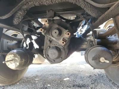 Meritor-Rockwell RT40-145 Front Differential for a 1998 International 9200