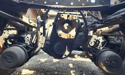 Meritor-Rockwell RT40-145 Front Differential for a 2007 Volvo VNL